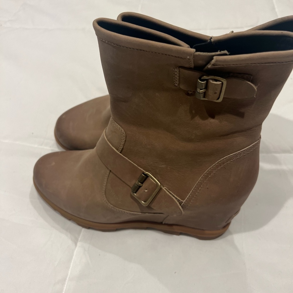 Sorel boots sz 10.5 in new used condition.